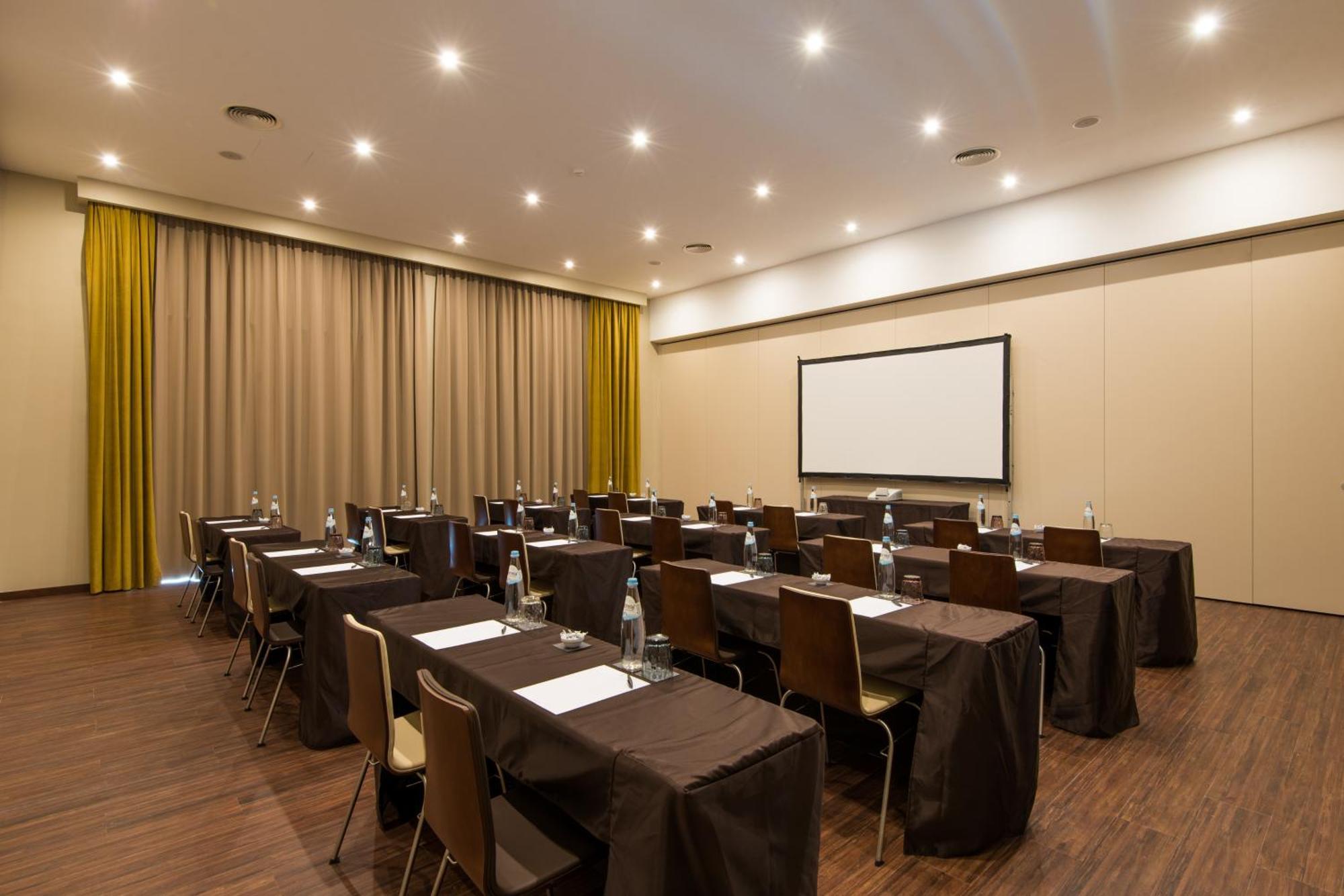 Vila Gale Sintra Bagian luar foto Meeting room