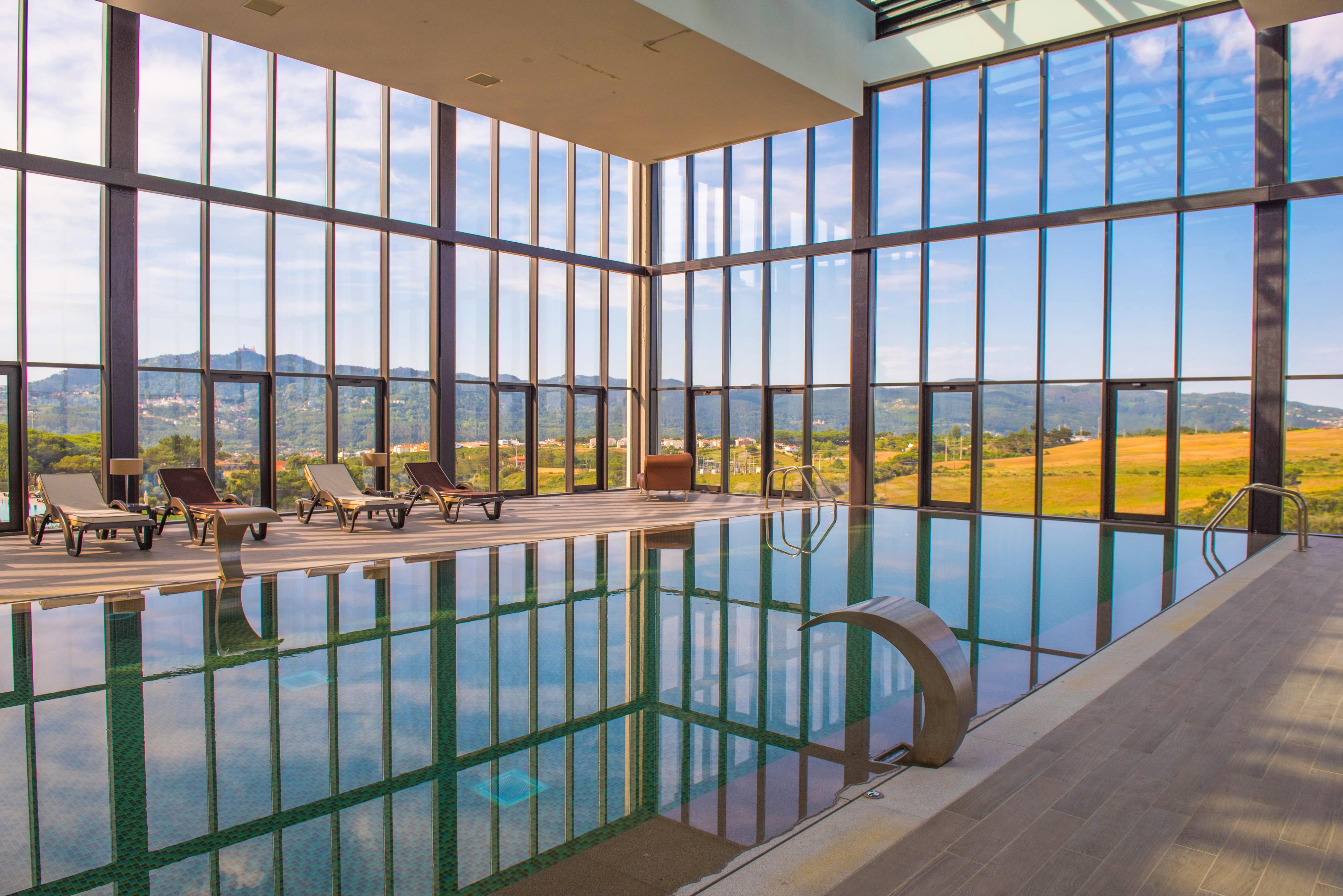 Vila Gale Sintra Bagian luar foto The indoor pool at the Hotel