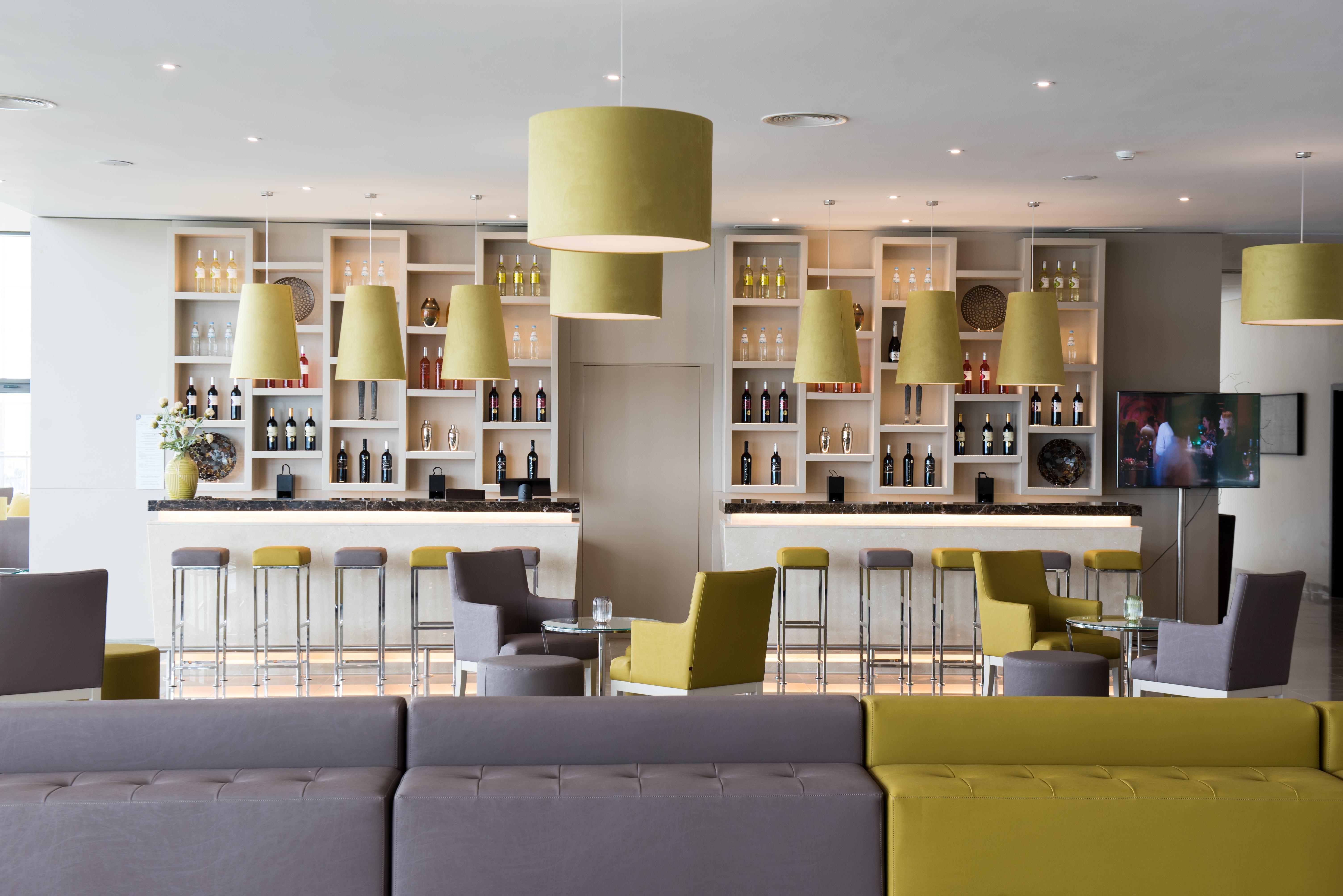 Vila Gale Sintra Bagian luar foto The lounge at the airport