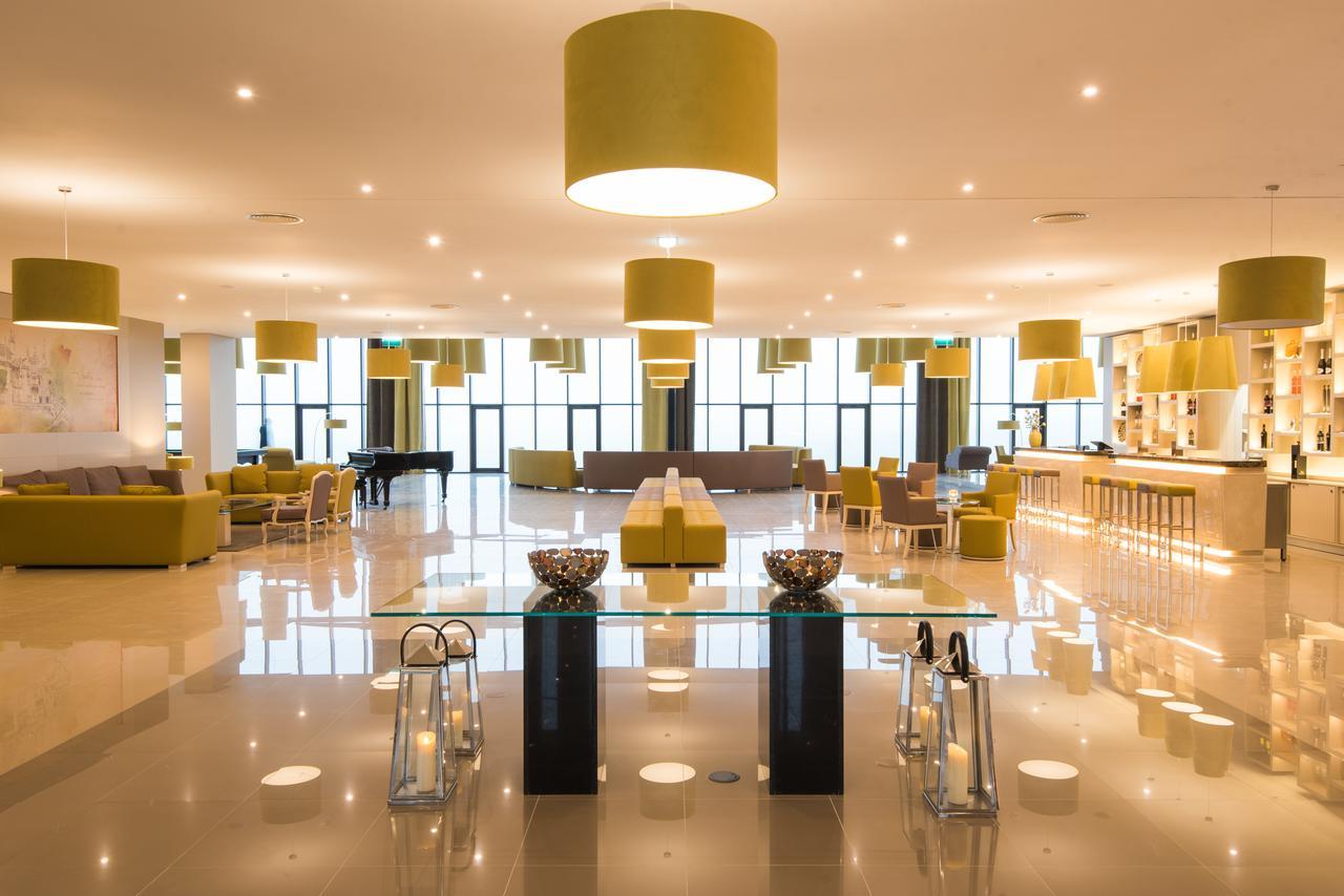 Vila Gale Sintra Bagian luar foto The lounge at the airport